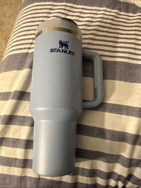 BNwT Stanley Powder Blue Travel Mug with Handle and Navy Logo
